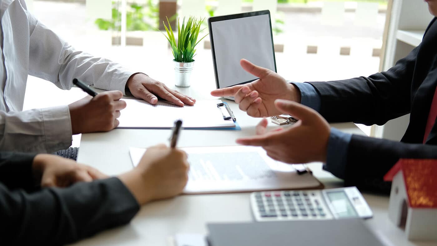 The Honest Seller's Guide: How Top Dubai Agents Help You Navigate Market Uncertainty